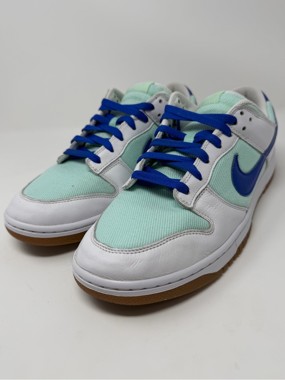 Nike Kids Low-Top Sneakers in Mint, Royal Blue and White
